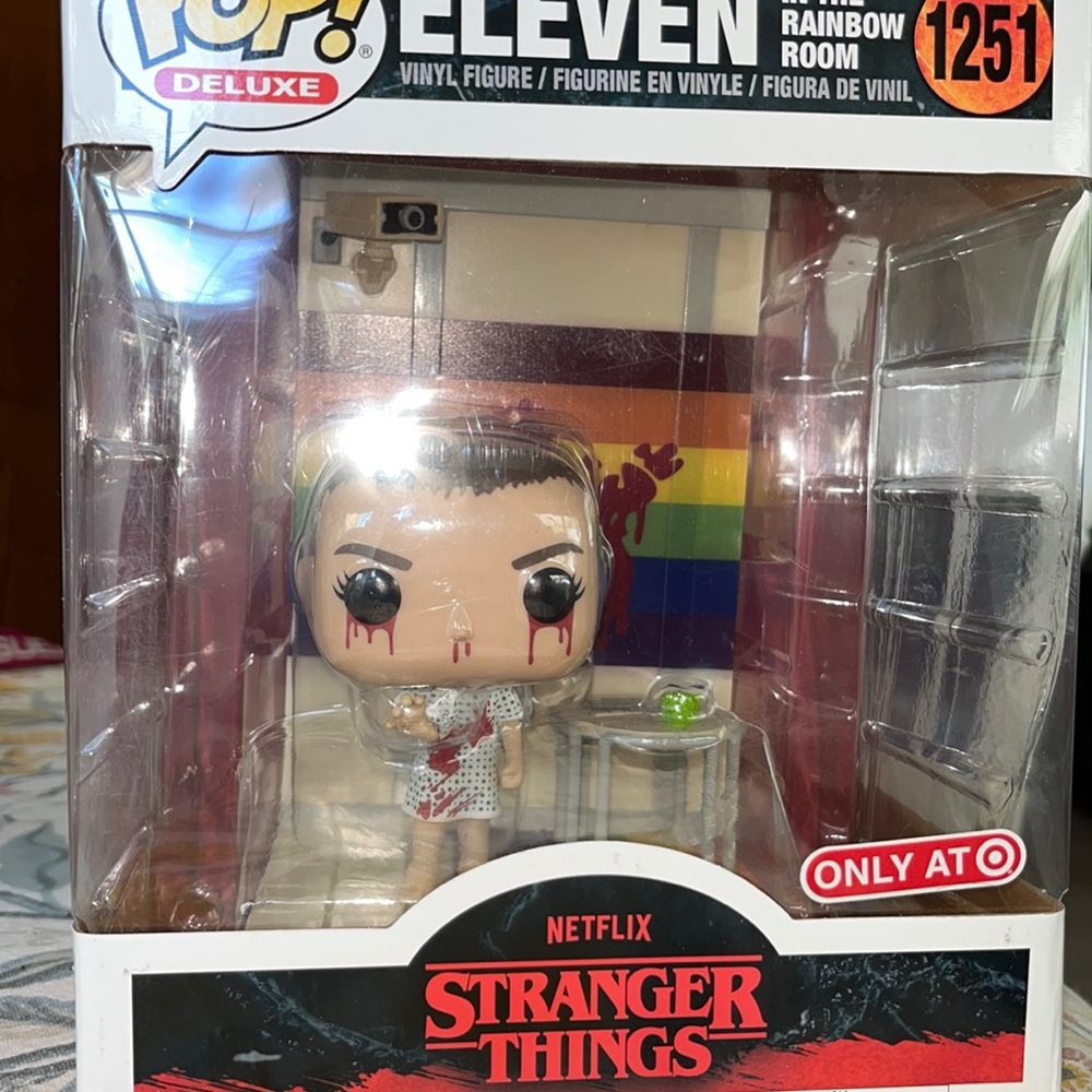 Funko POP! Deluxe: Stranger Things - Eleven in the Rainbow Room